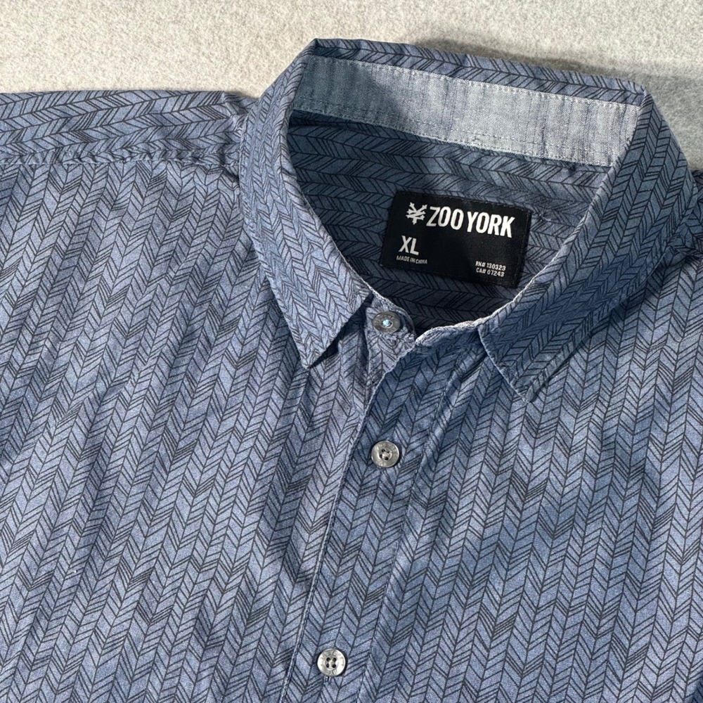 Zoo York Mens XL Blue Chevron Geometric Short Sleeve Button Down Shirt Skate